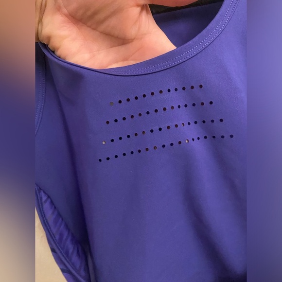 Gymshark top - Picture 6 of 11